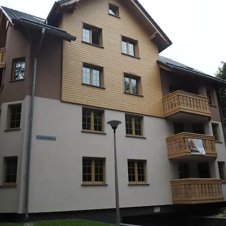 Red Flowers * Szklarska Poręba