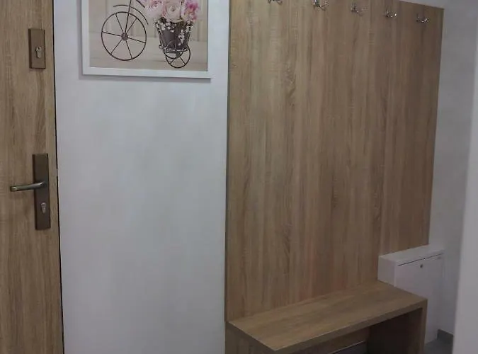 Red Flowers Apartamento