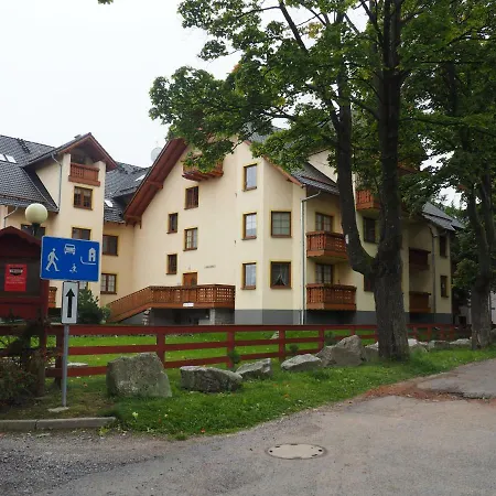 Apartment Red Flowers Szklarska Poreba